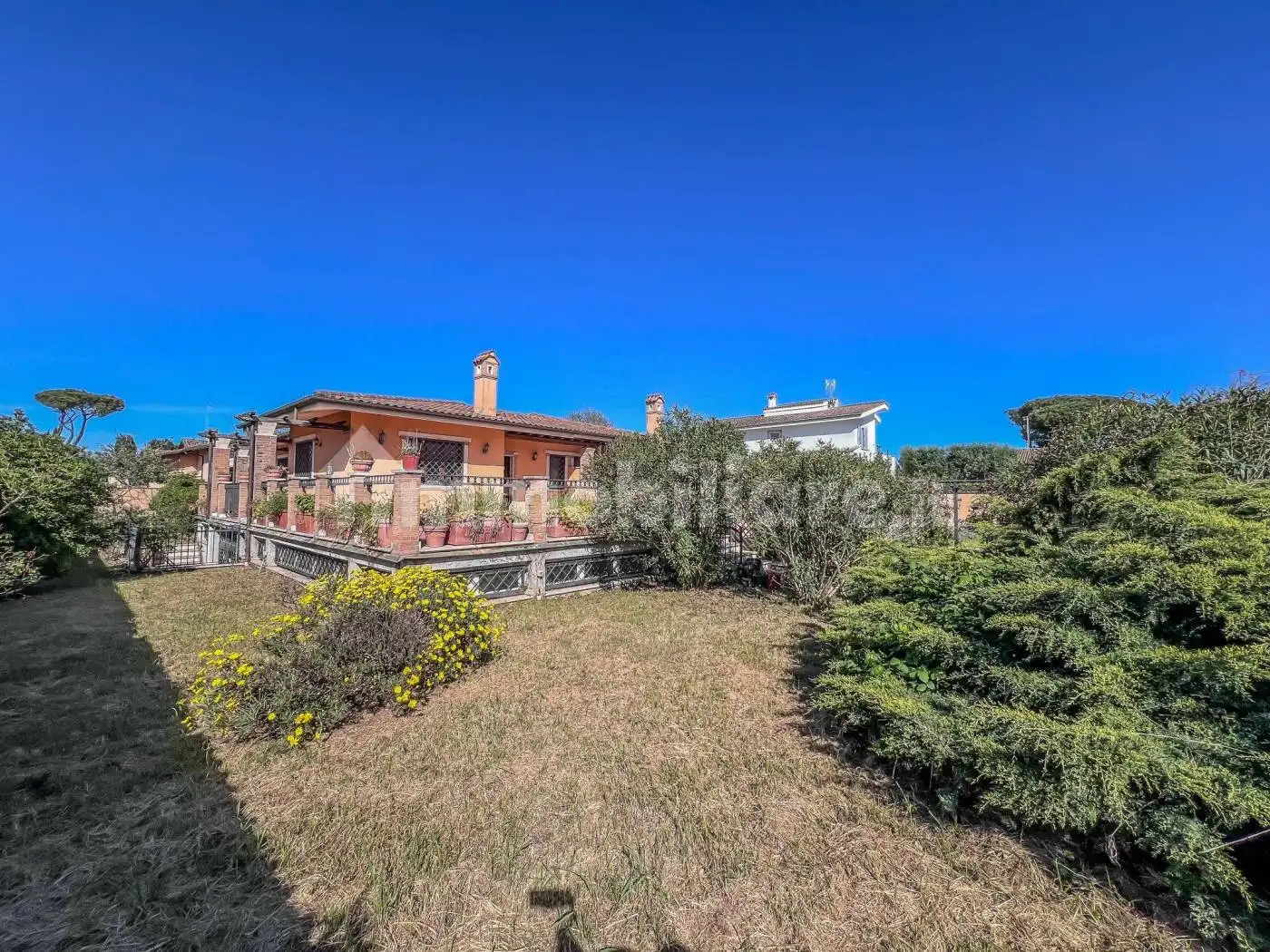 Villa bifamiliare in vendita a Roma