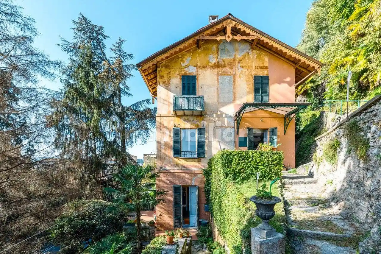 Villa in vendita a Arona