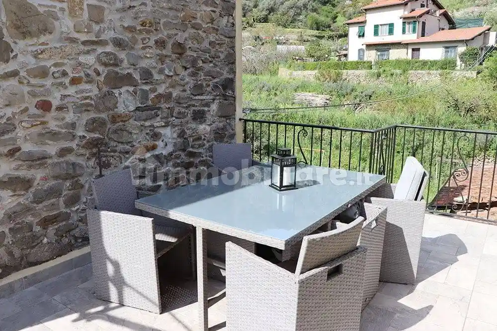 Casa indipendente in vendita a Dolceacqua