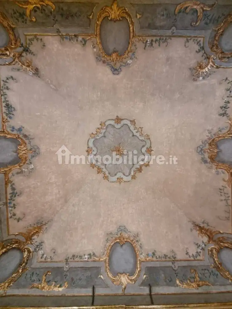 Palazzo - Edificio in affitto a Vercelli