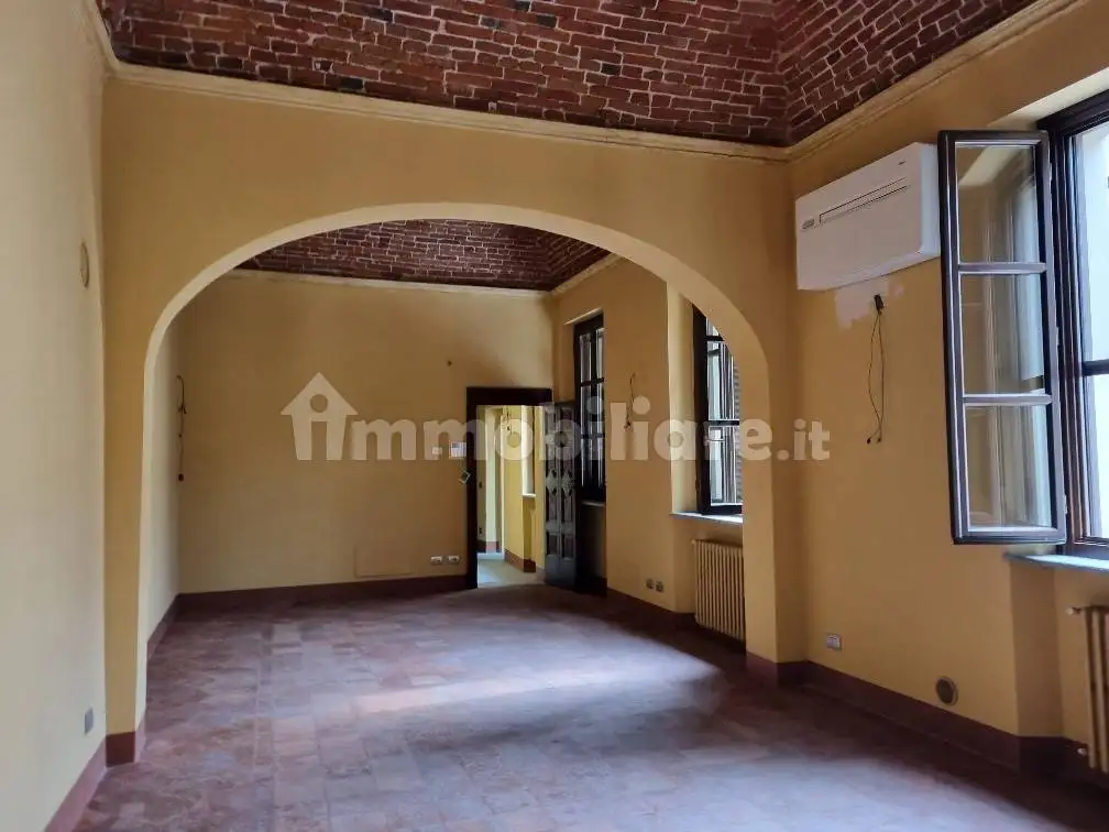 Palazzo - Edificio in Affitto - foto 3