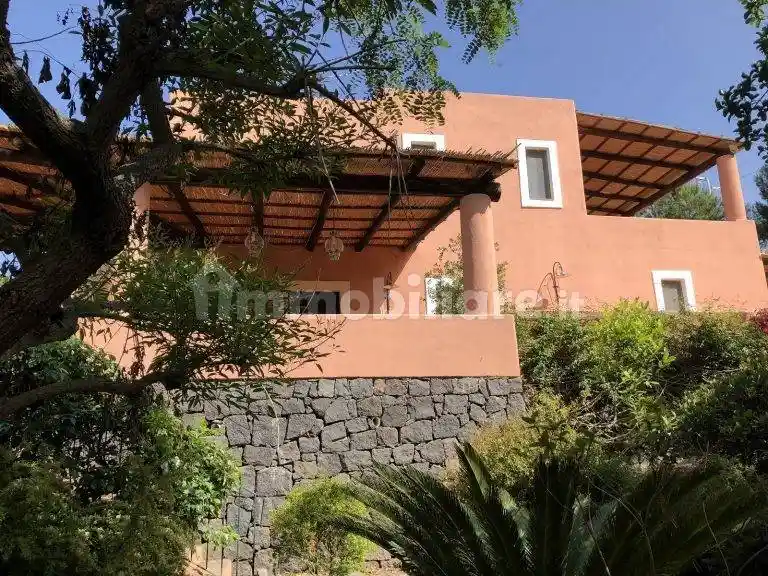 Villa in vendita a Malfa