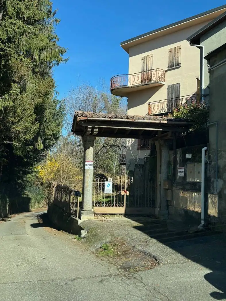 Palazzo - Edificio in vendita a Graglia