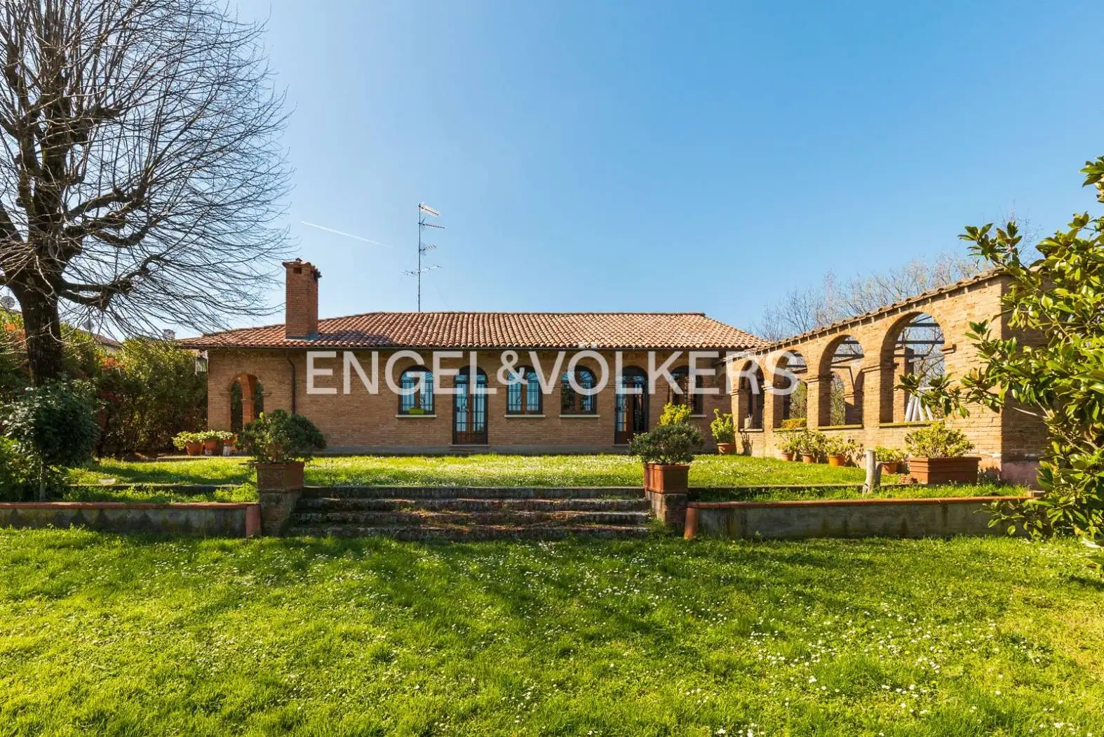 Villa in vendita a Dozza