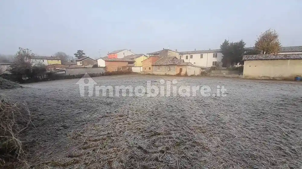 Terratetto unifamiliare 790 m², da ristrutturare, Gerbido - Mortizza, Piacenza - foto 4