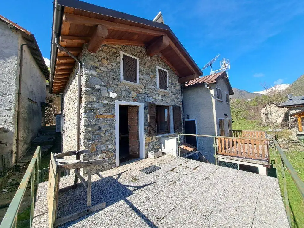 Rustico - Casale in vendita a Dongo