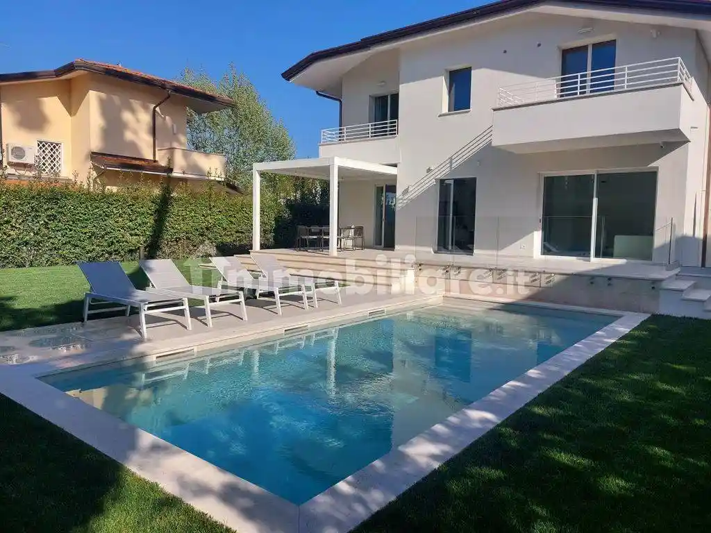 Villa in affitto a Pietrasanta
