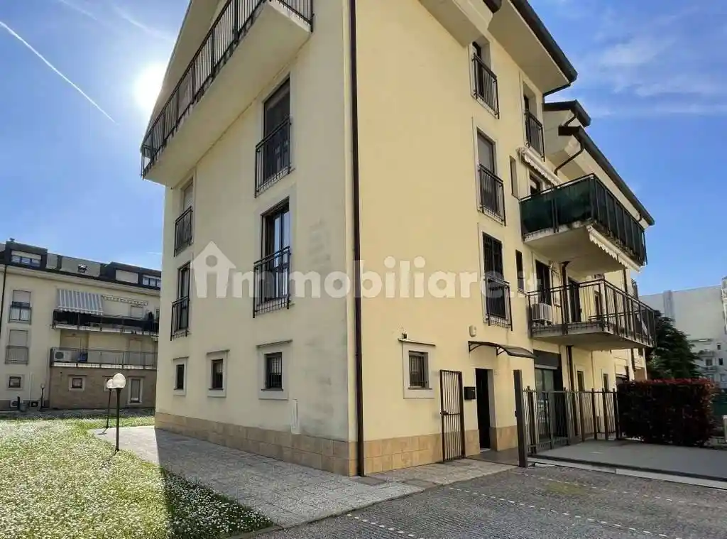 Appartamento in vendita a Limbiate