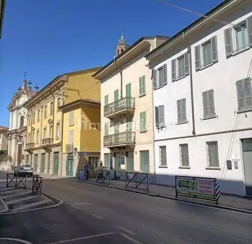 Palazzo - Edificio in vendita a Crema
