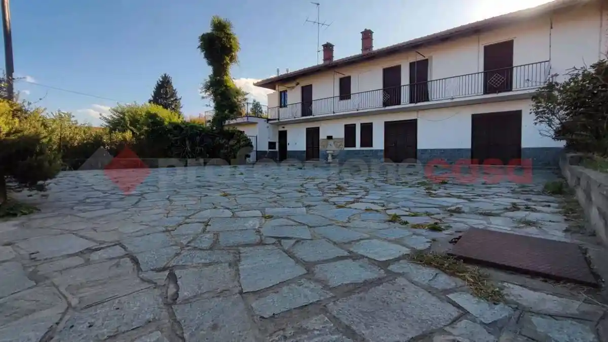 Rustico - Casale in vendita a Pinerolo