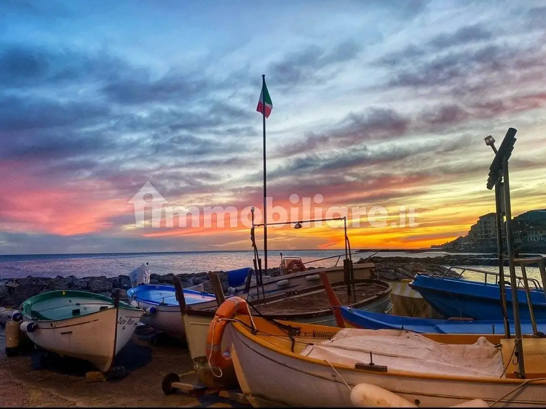 Trilocale via Felice Cascione 196, Porto Maurizio, Imperia - foto 5