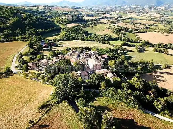 Palazzo - Edificio in vendita a Castelraimondo
