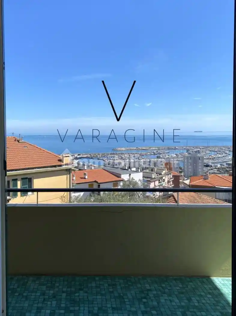 Appartamento in vendita a Varazze