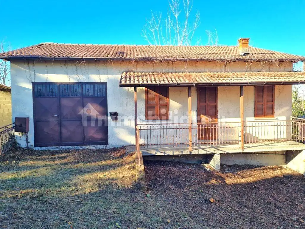 Villa in vendita a Montecalvo Versiggia