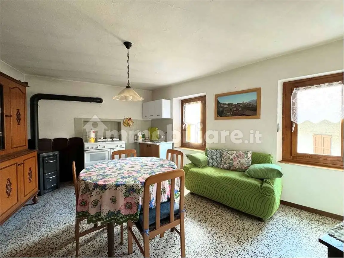 Casa indipendente in vendita a Rogno