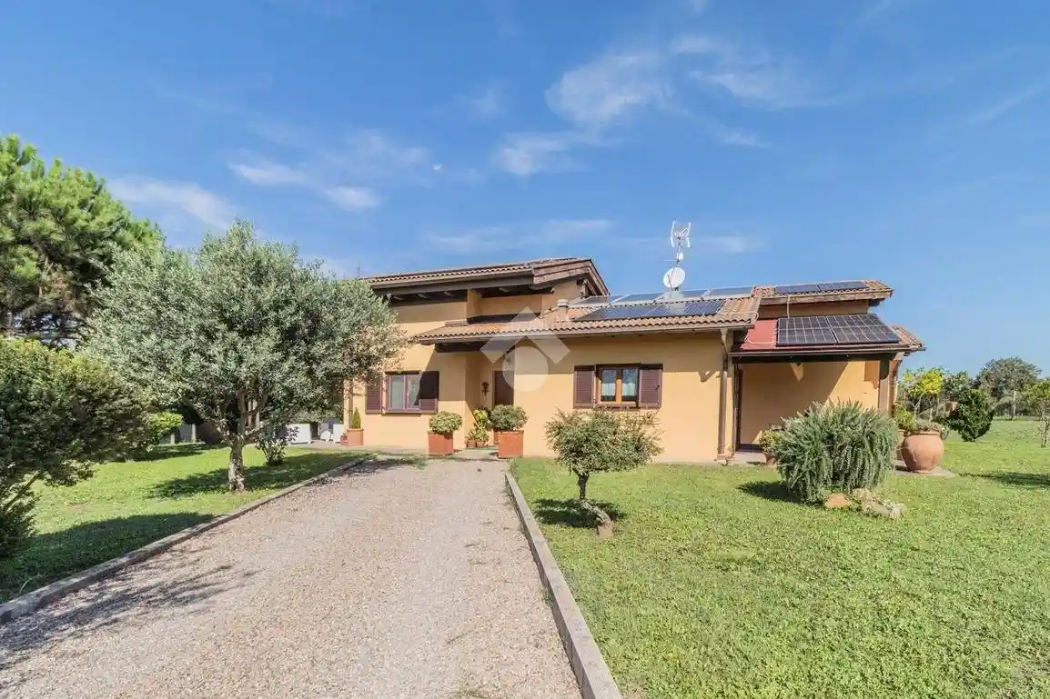 Villa in vendita a Manziana