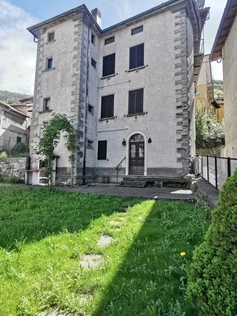 Appartamento in vendita a Schignano