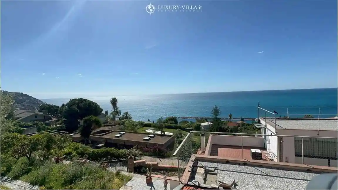 Villa in vendita a Ospedaletti