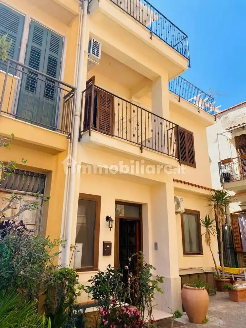 Casa indipendente in affitto a Santa Flavia