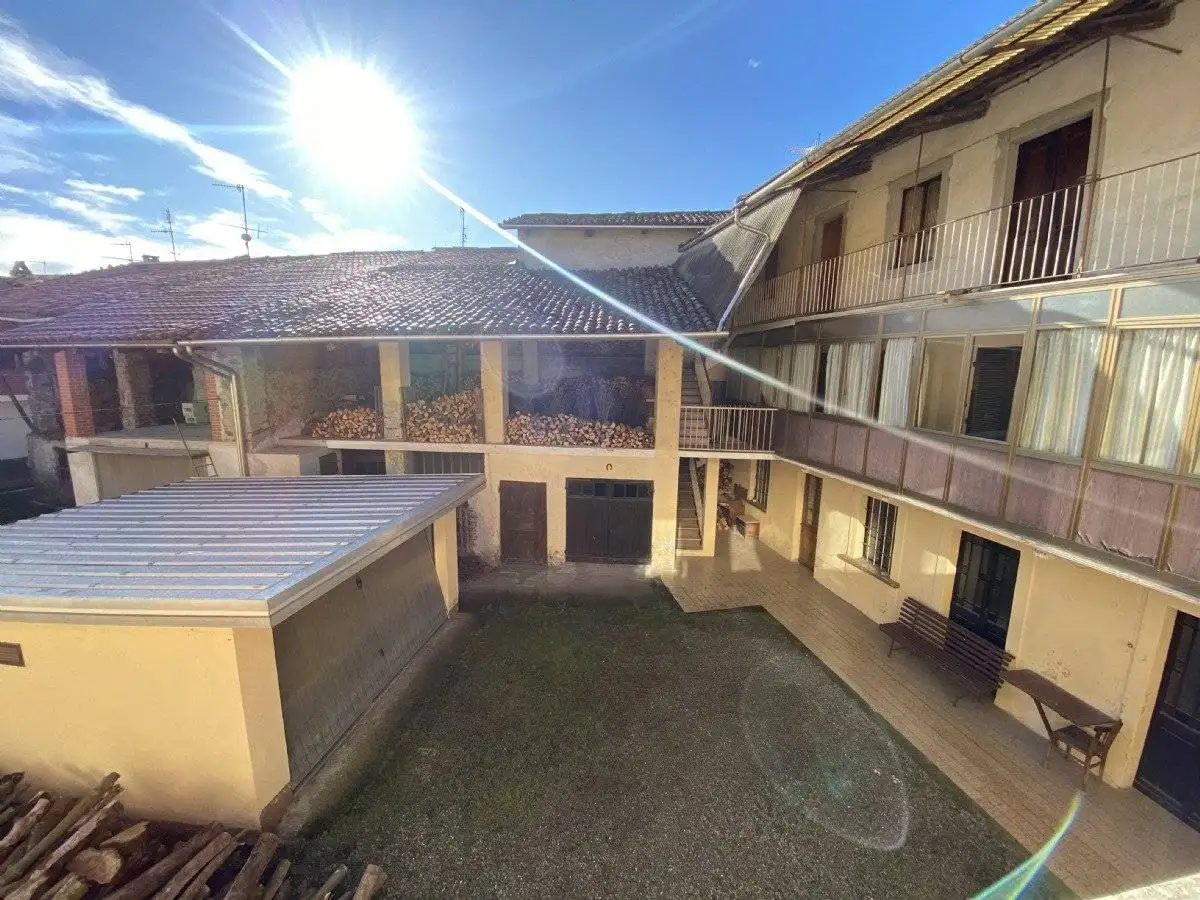 Villa in vendita a Fiorano Canavese