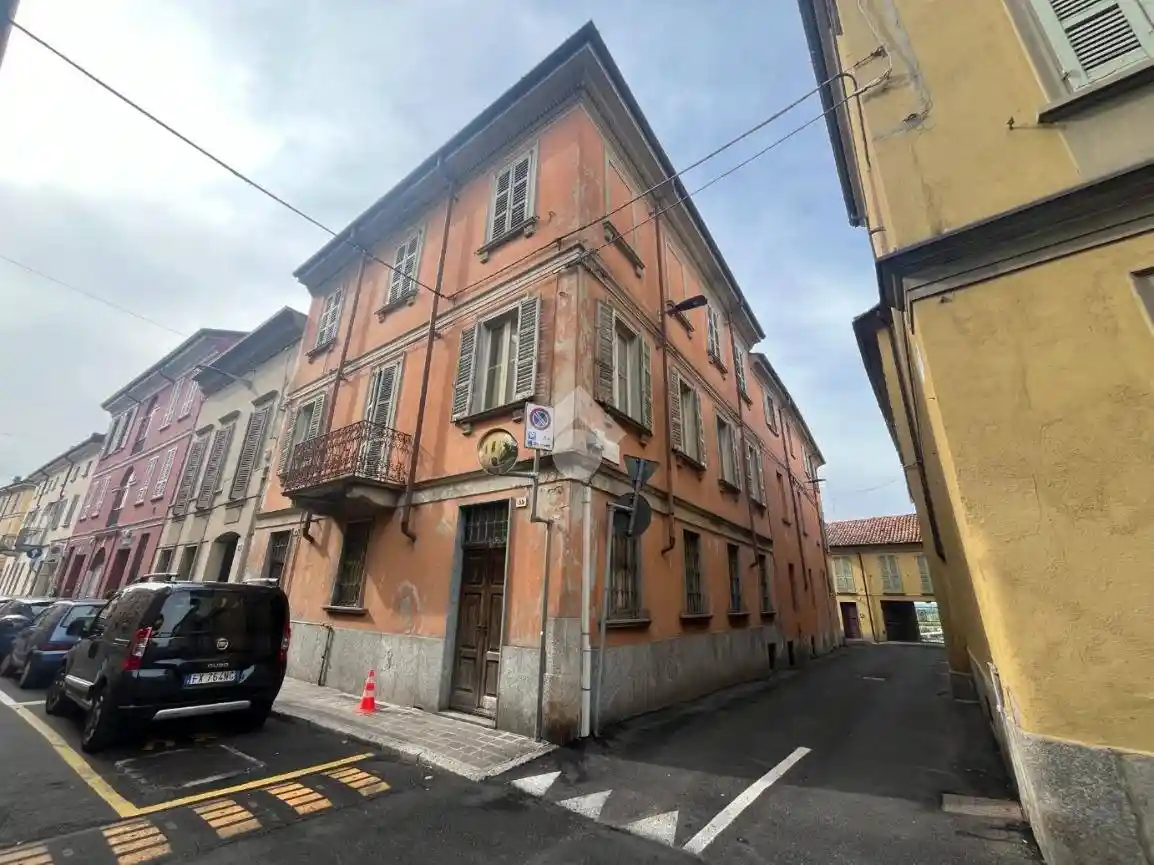 Palazzo - Edificio in vendita a Stradella