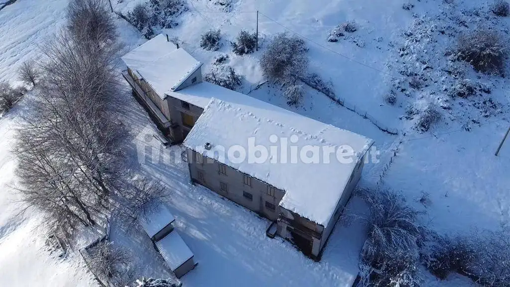 Rustico - Casale in vendita a Campotosto