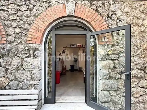 Appartamento in vendita a Massa