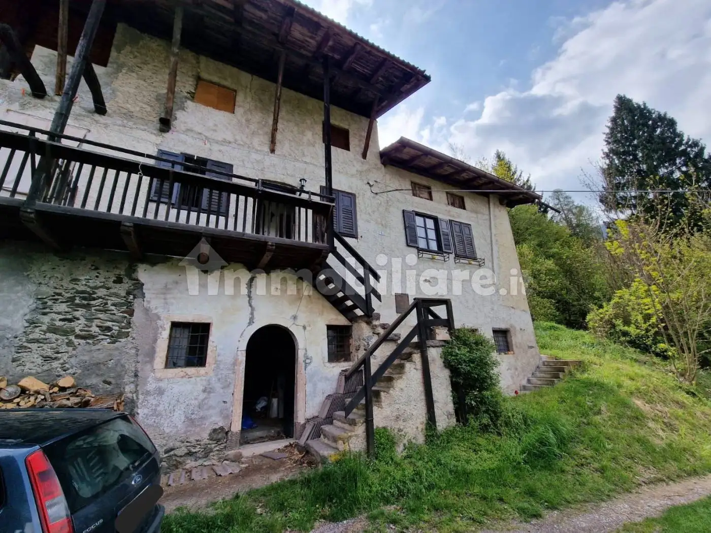 Palazzo - Edificio in vendita a Frassilongo