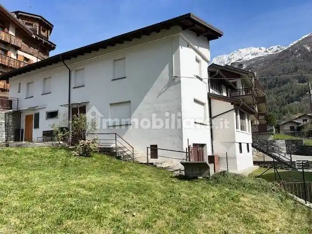Villa in vendita a Chiesa in Valmalenco