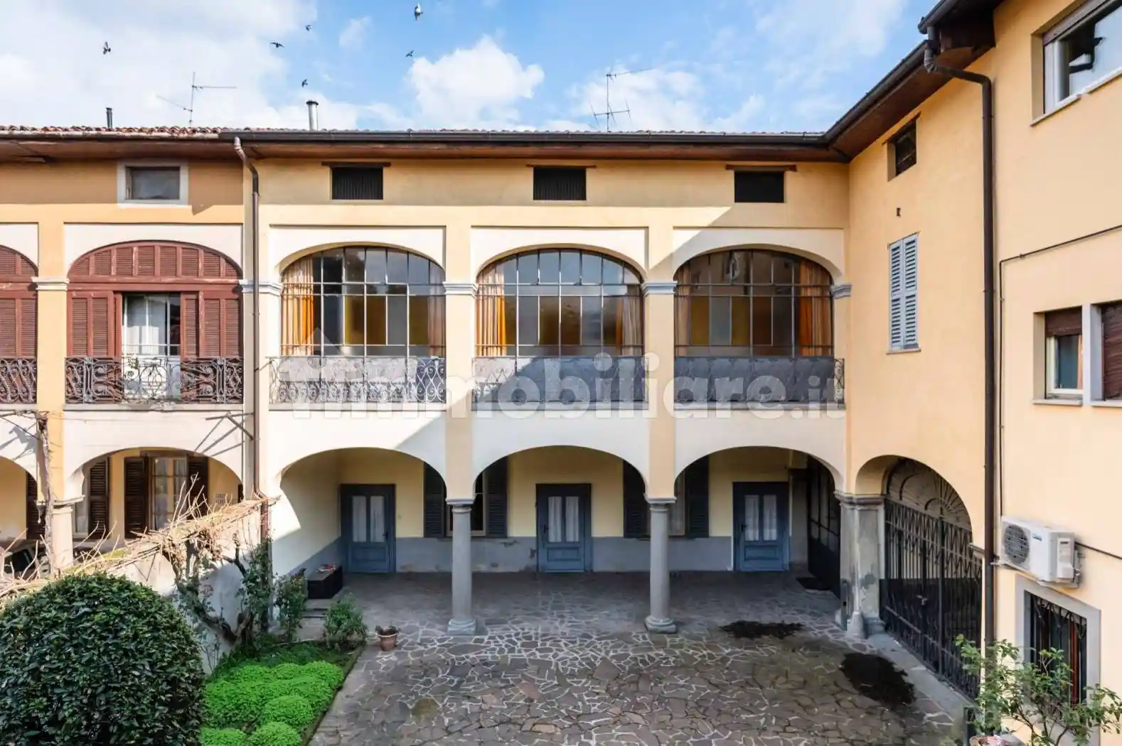 Rustico - Casale in vendita a Stezzano