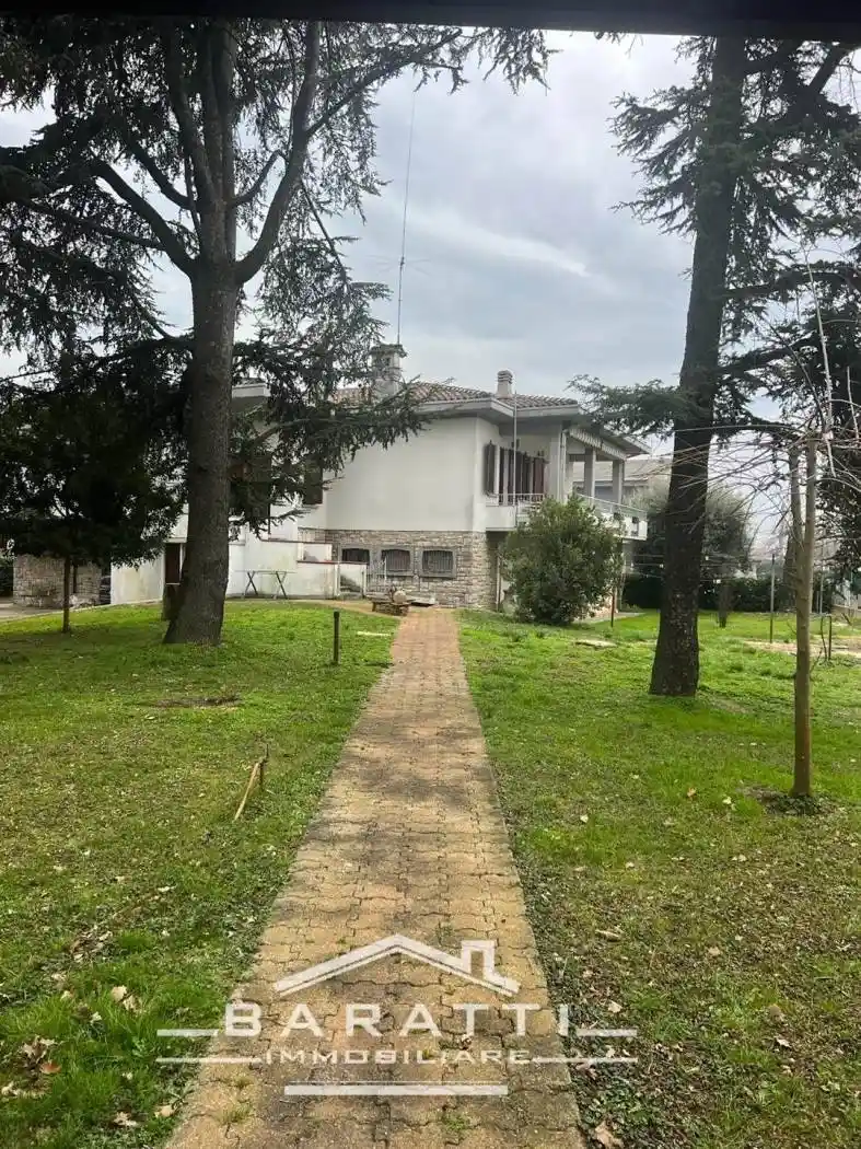 Villa in vendita a Suzzara