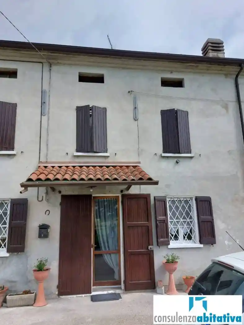 Casa indipendente in vendita a Guastalla