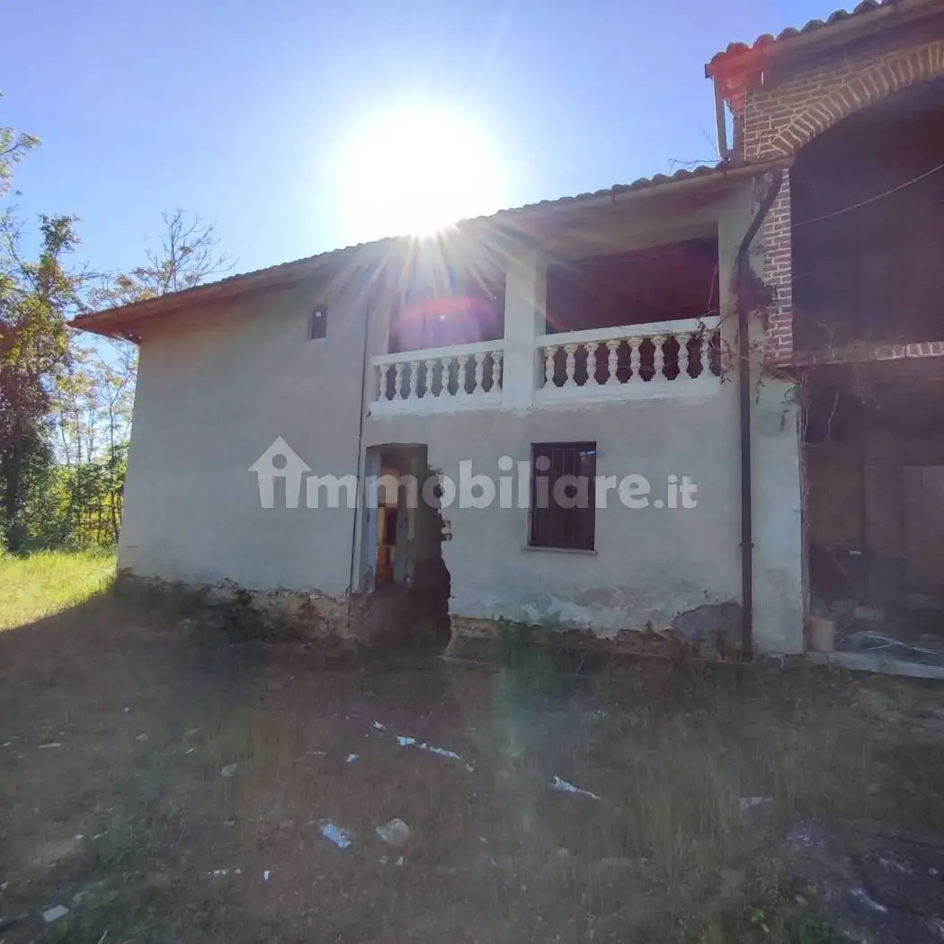 Rustico - Casale in vendita a Asti