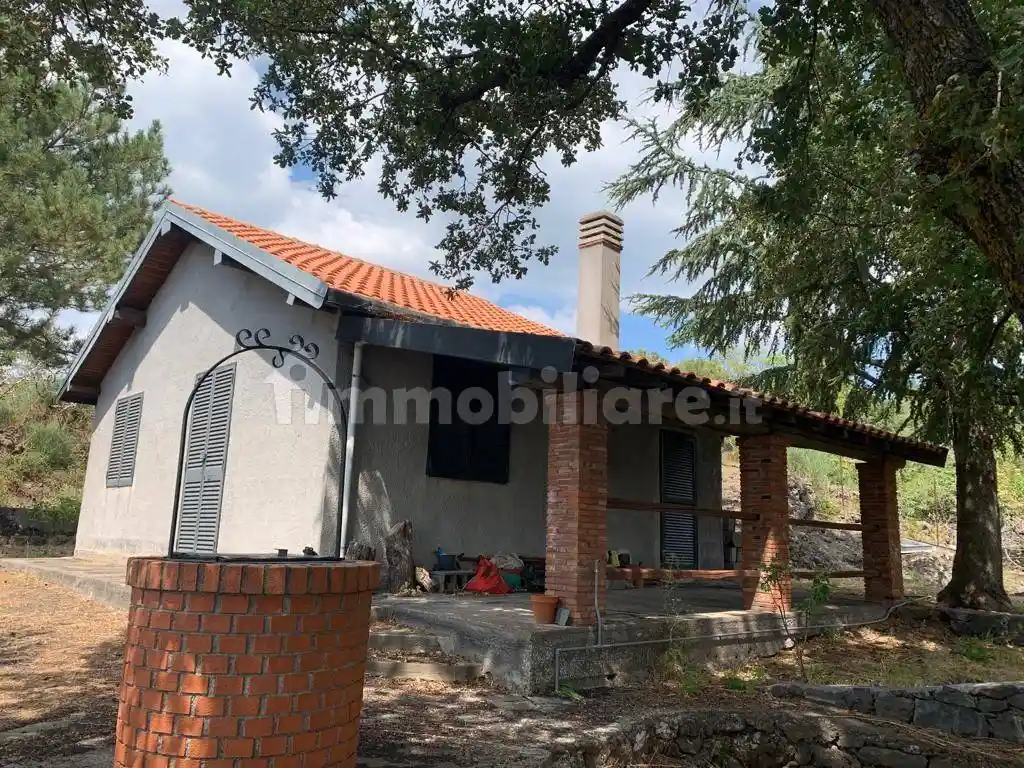 Rustico - Casale in vendita a Ragalna