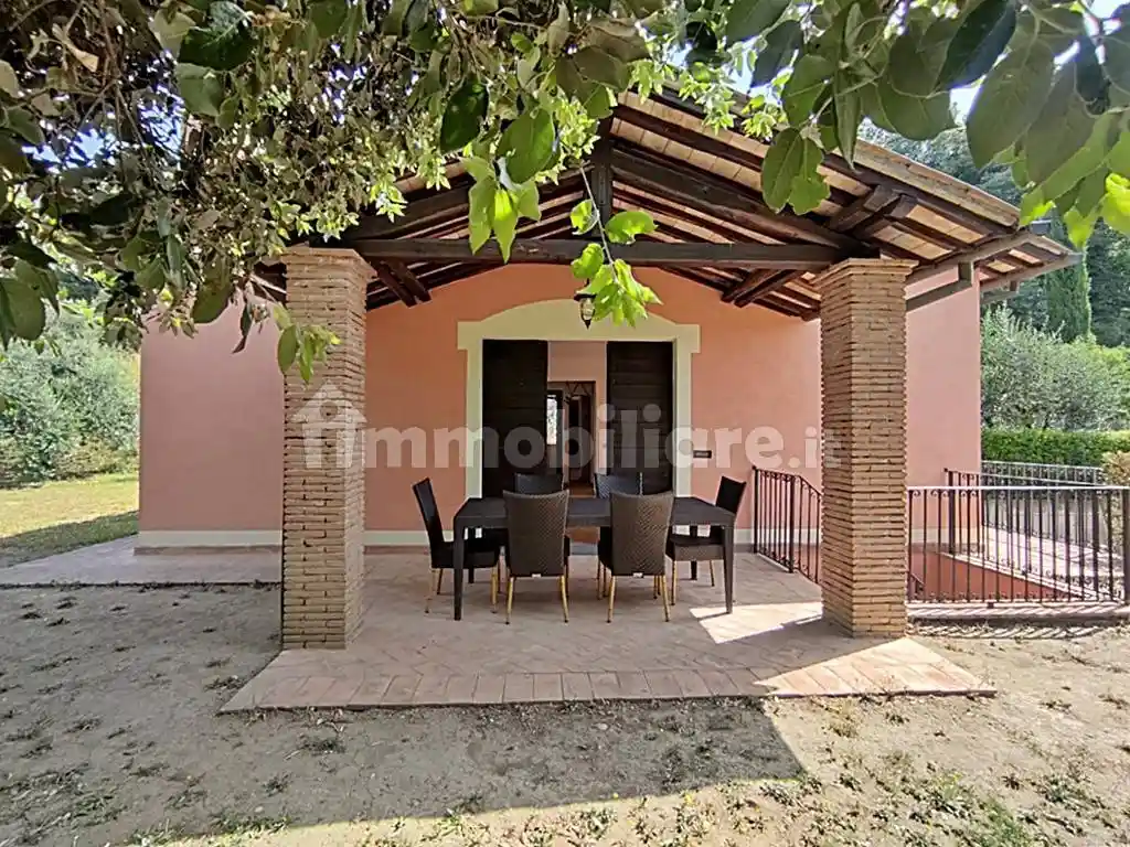 Villa in affitto a Baschi