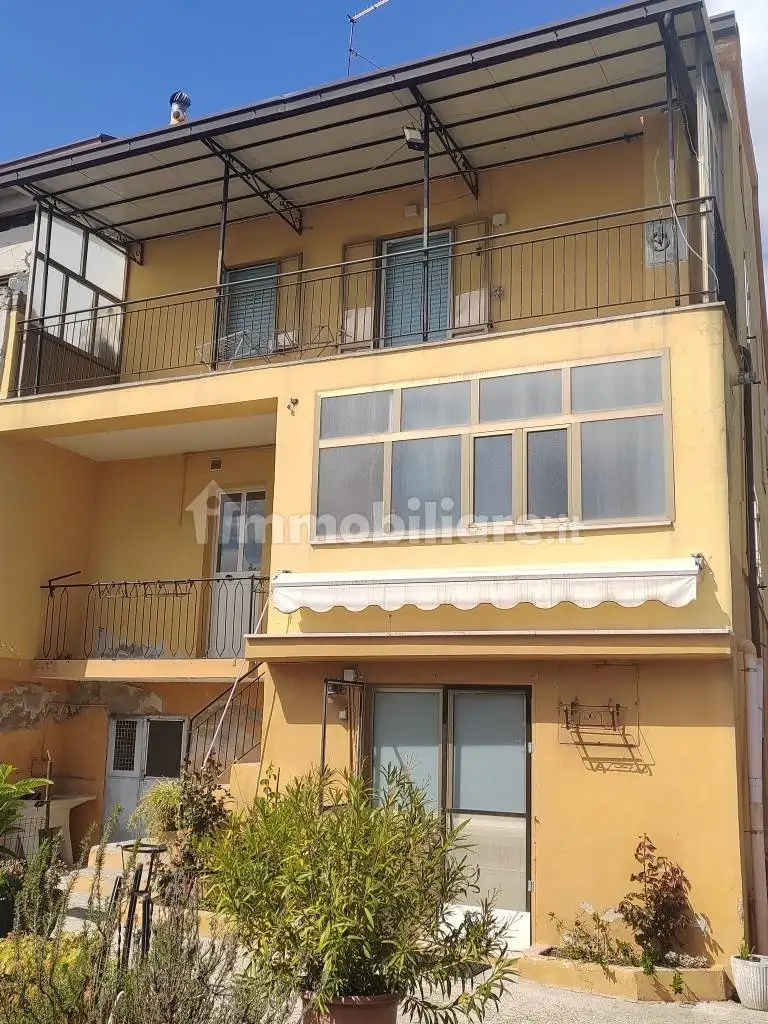 Casa indipendente in vendita a Mozzagrogna