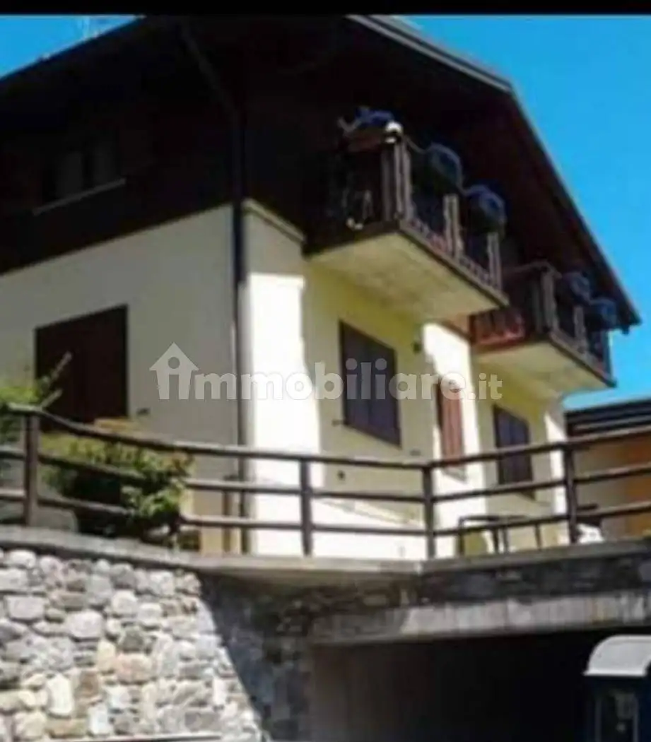 Trilocale via Giuseppe Tovini 31, Corteno Golgi