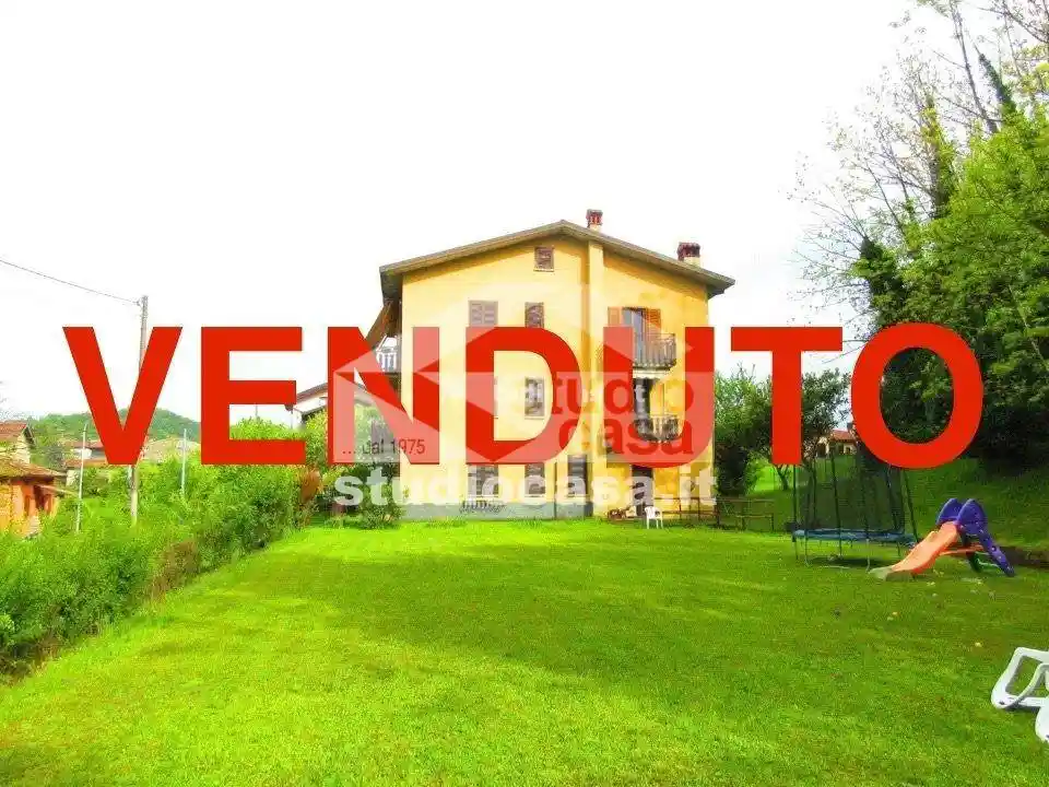 Appartamento in vendita a Solto Collina