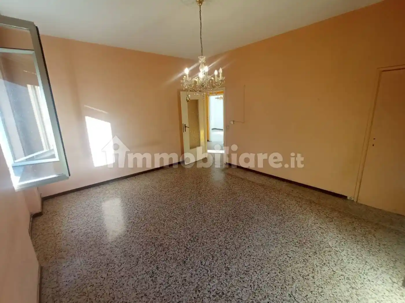 Palazzo - Edificio in vendita a Arona