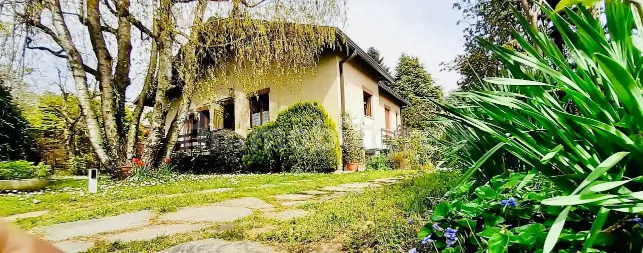 Villa in vendita a Varese