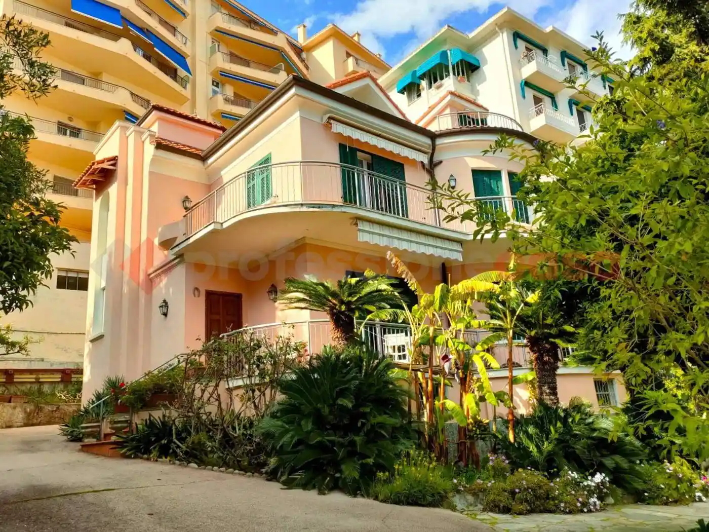 Villa in vendita a Sanremo