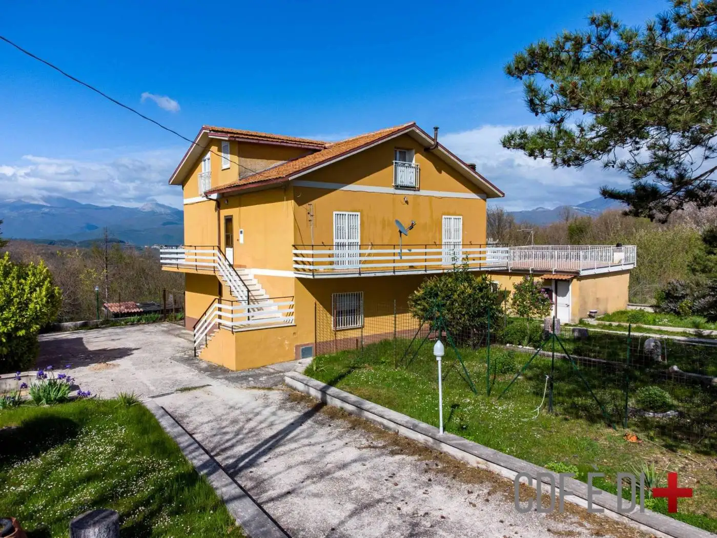 Villa in vendita a Longone Sabino