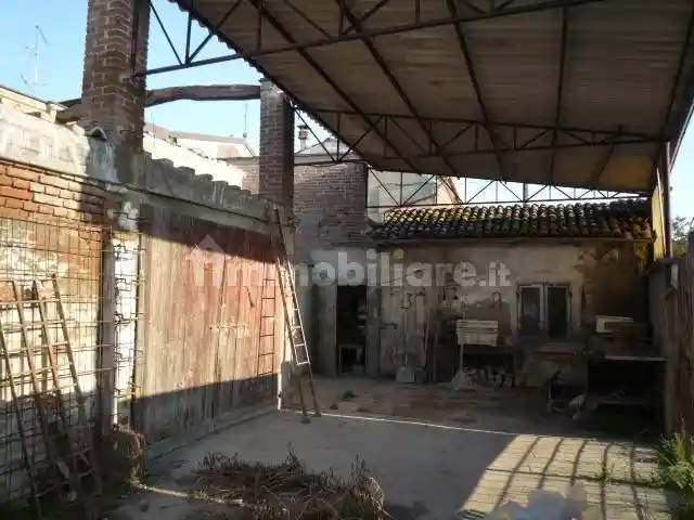 Terratetto unifamiliare 160 m², da ristrutturare, Roncaglia - Borghetto, Piacenza - foto 4