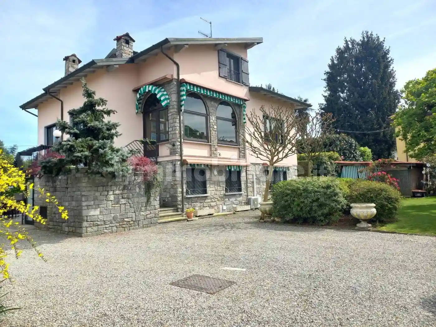 Villa - foto 2
