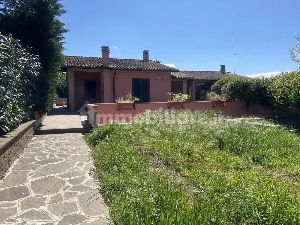 Villa in vendita a Nepi