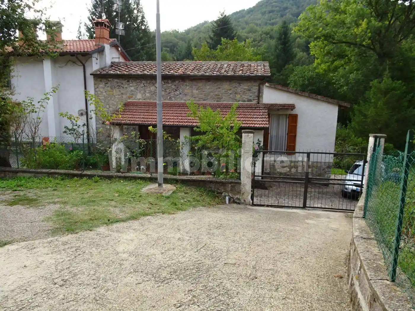 Casa indipendente in vendita a Ortignano Raggiolo