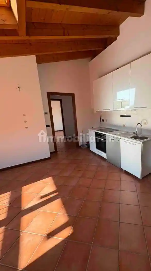 Mansarda via Sotto Campagna 75, Comabbio - foto 2