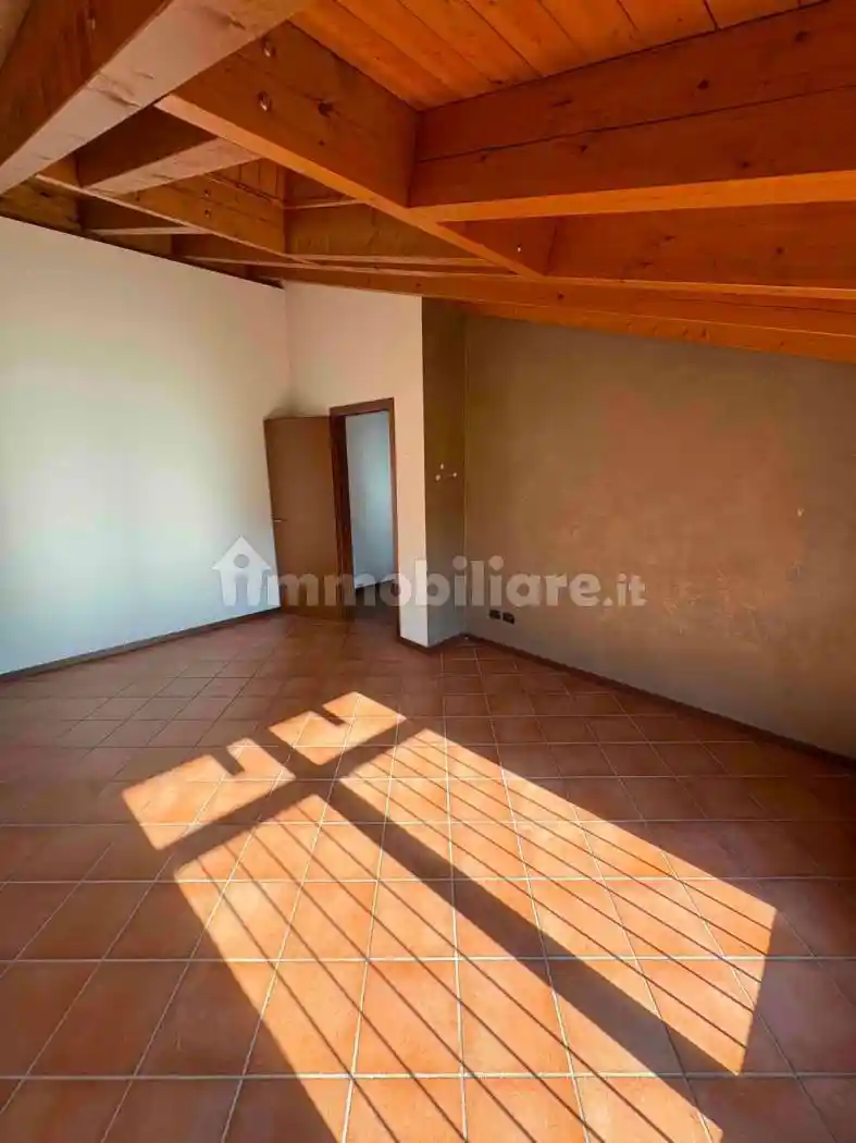 Mansarda via Sotto Campagna 75, Comabbio - foto 5