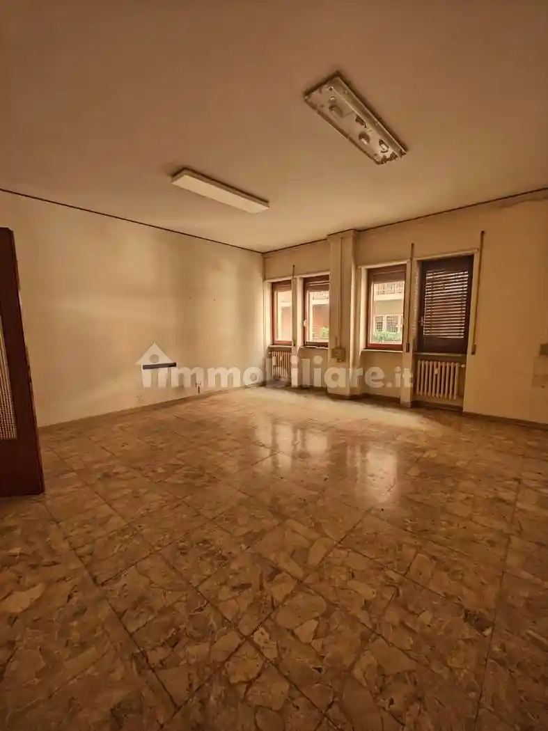 Appartamento da ristrutturare, primo piano, Piazza Salotto - Corso Umberto, Pescara - foto 2