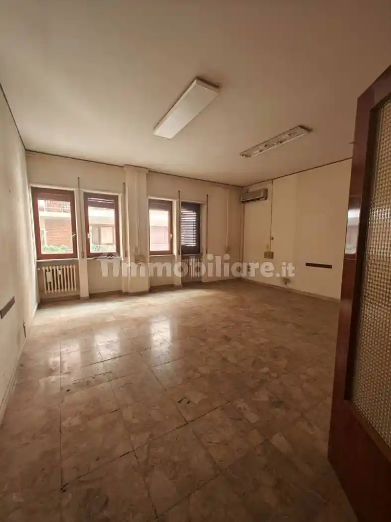 Appartamento da ristrutturare, primo piano, Piazza Salotto - Corso Umberto, Pescara - foto 3